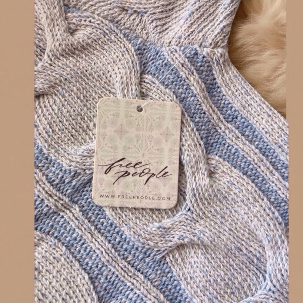 Free People Blue Cable Knit V-Neck Sweater L Coastal Cozy. NWT - Picture 3 of 8